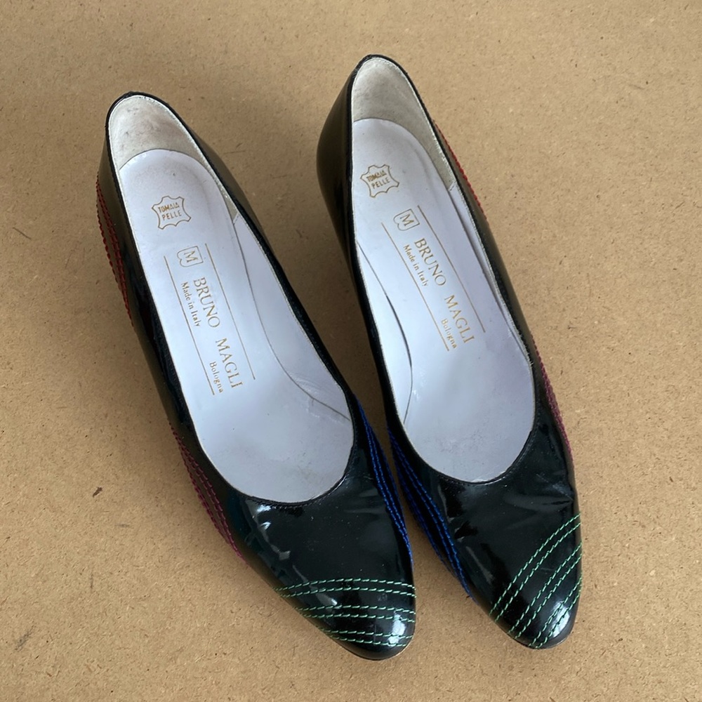 Bruno Magli Patent Leather Heels. 1.5” Heel. Black with embroidered detail. 7
